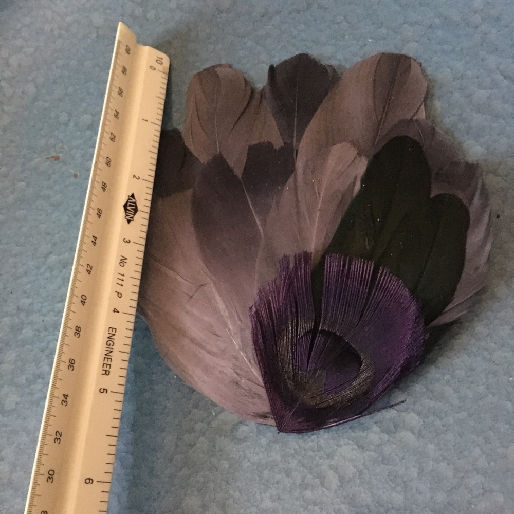 Feather Fastener - Picture 3 of 3